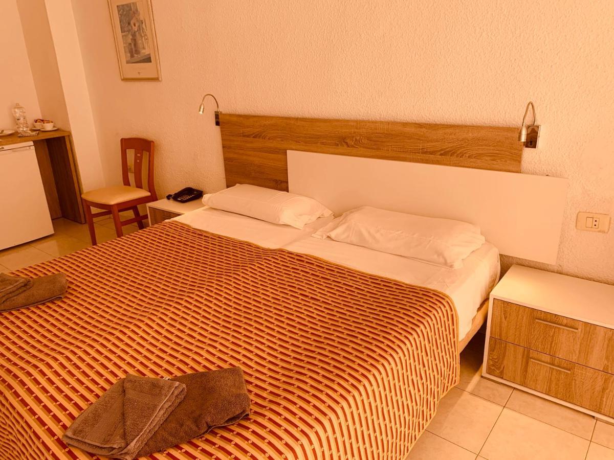 Pondemar Apartaments Vistas Playa Feñabe Bagian luar foto